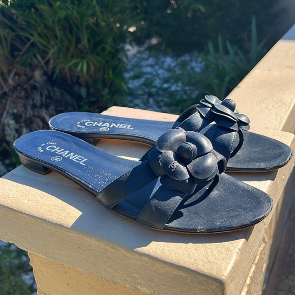 CHANEL Camelia Flat Sandal 8.5/39.5 - Picture 1 of 16